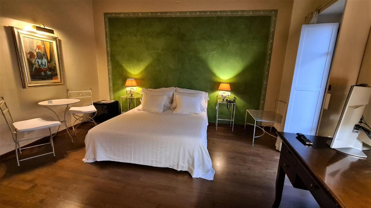 Piazza Vecchia Hotel
