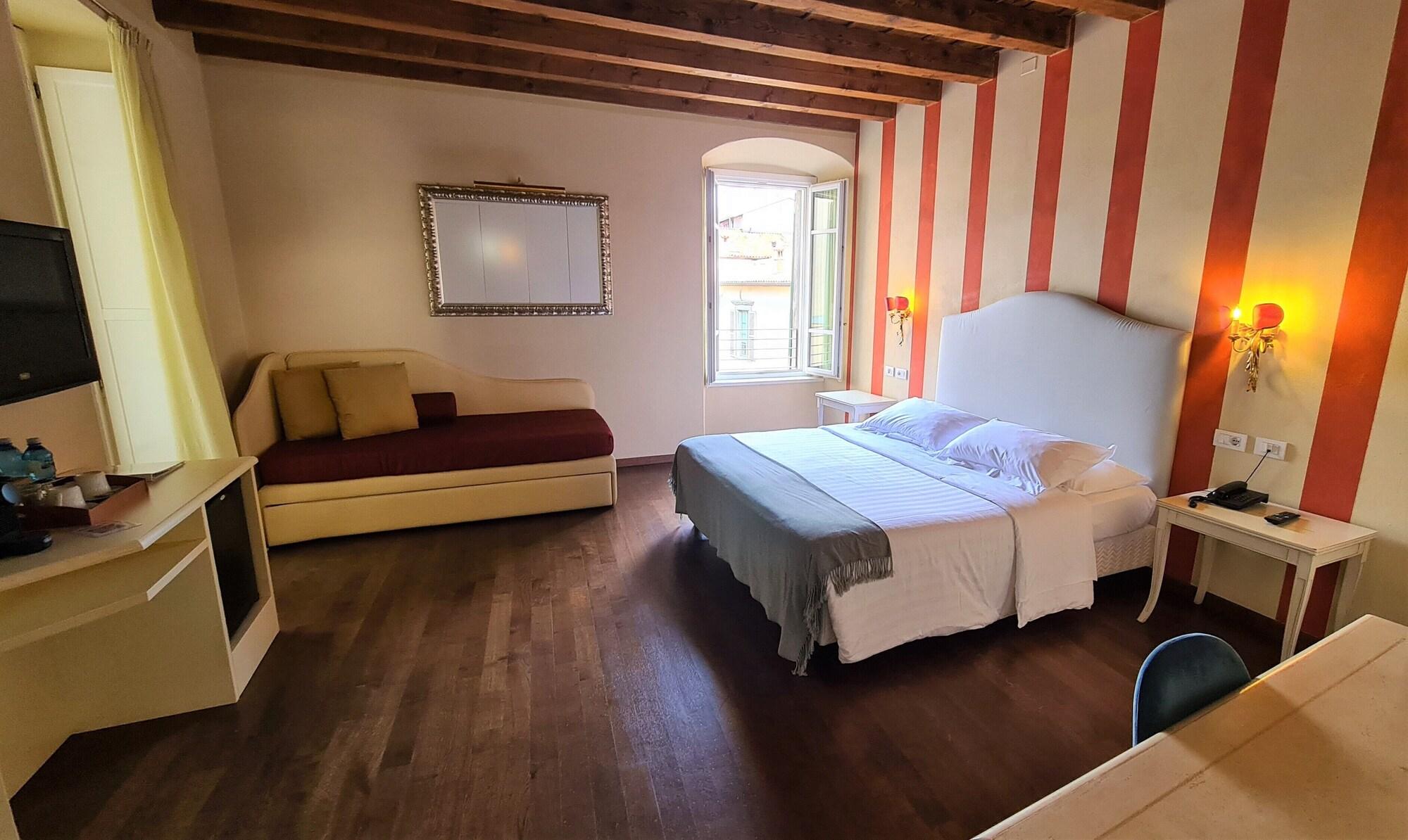 Piazza Vecchia Hotel