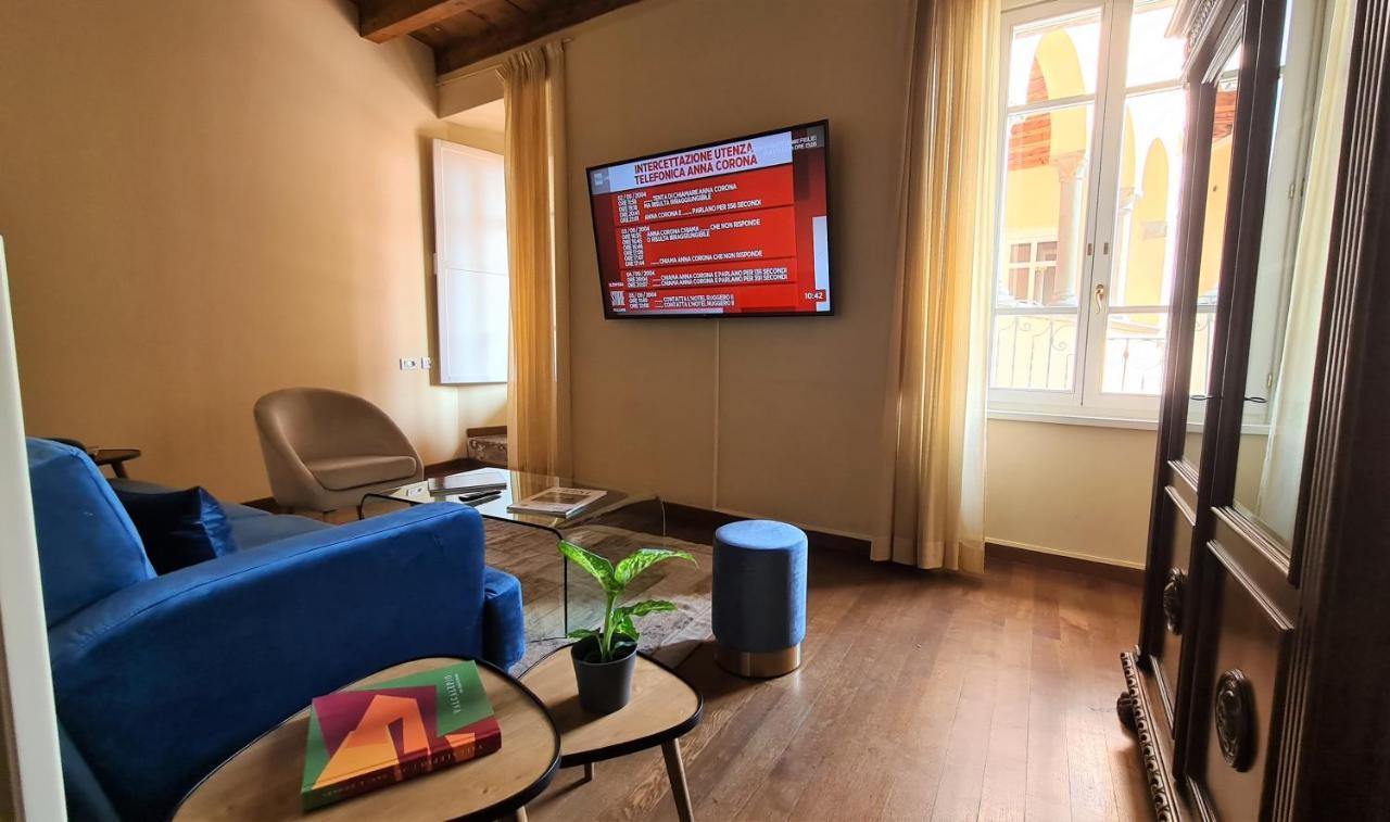 Piazza Vecchia Hotel