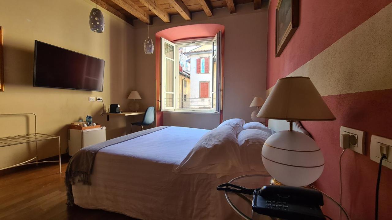 Piazza Vecchia 4*