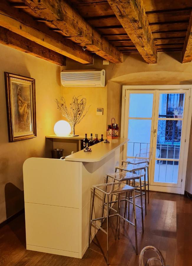 Piazza Vecchia 4*