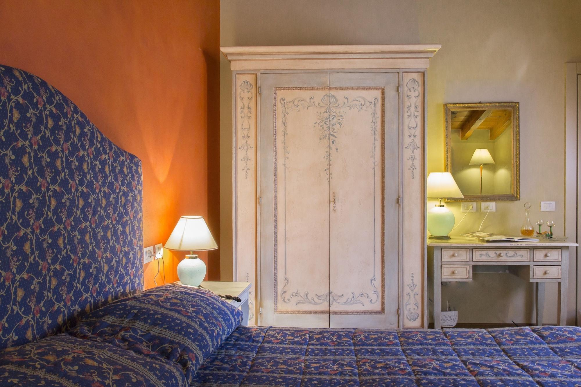 Piazza Vecchia 4*