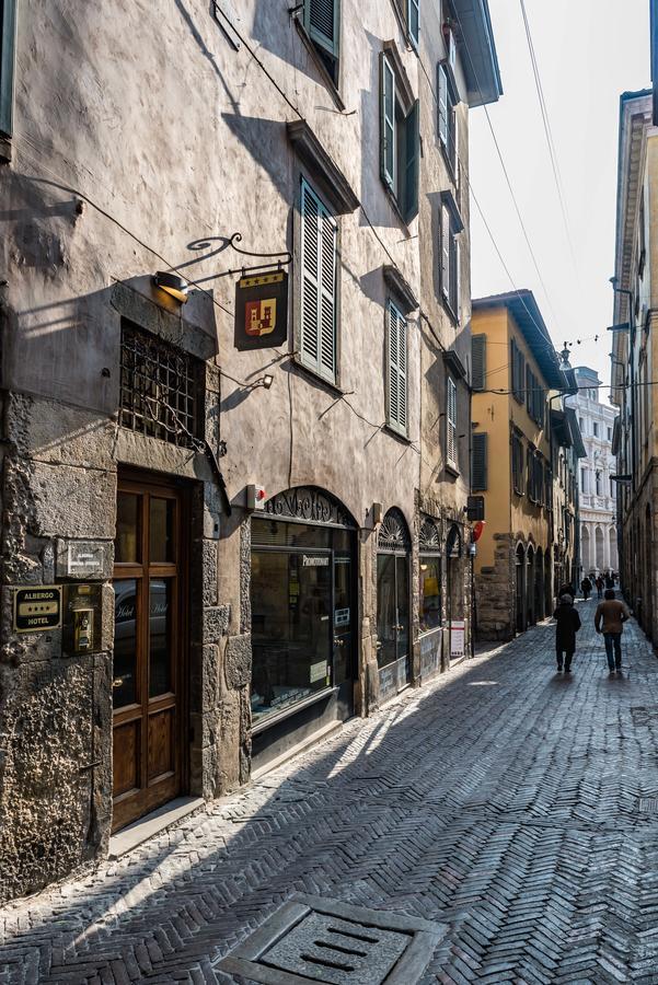 Piazza Vecchia 4*